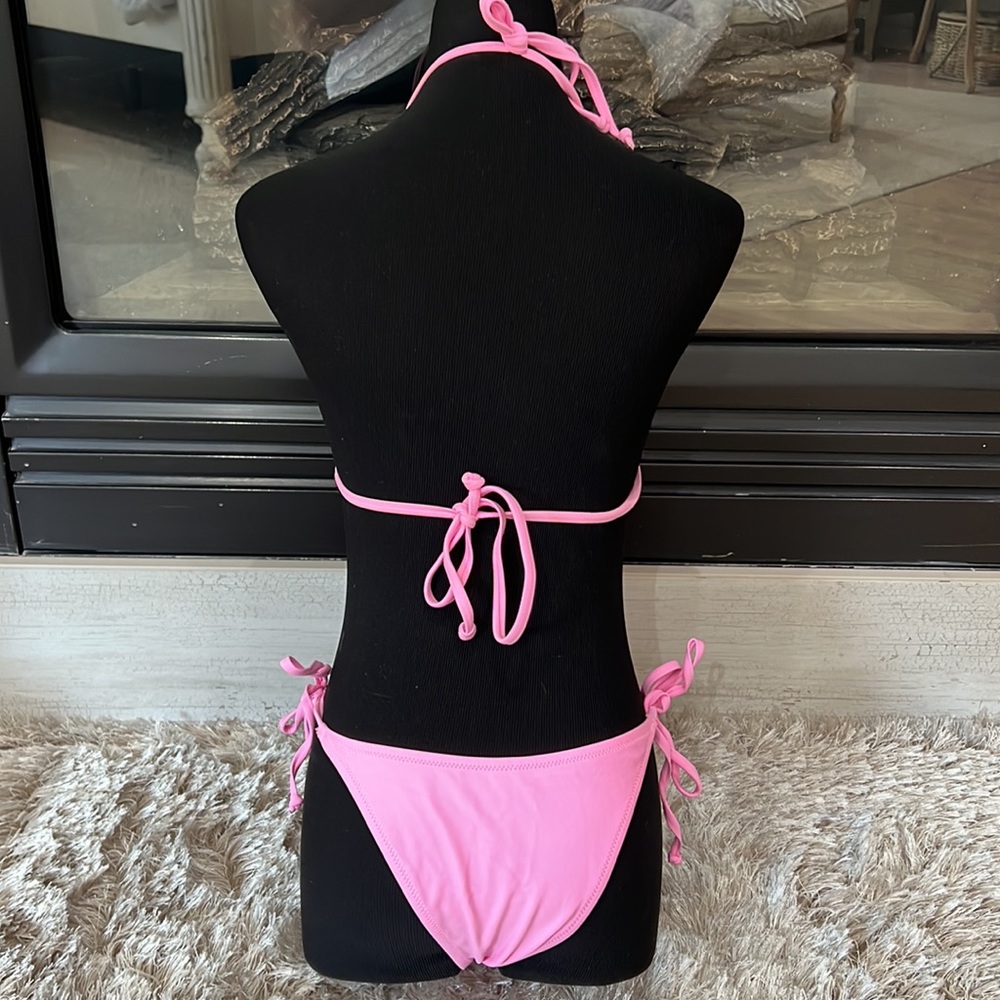 Pink bikini - Picture 2 of 3